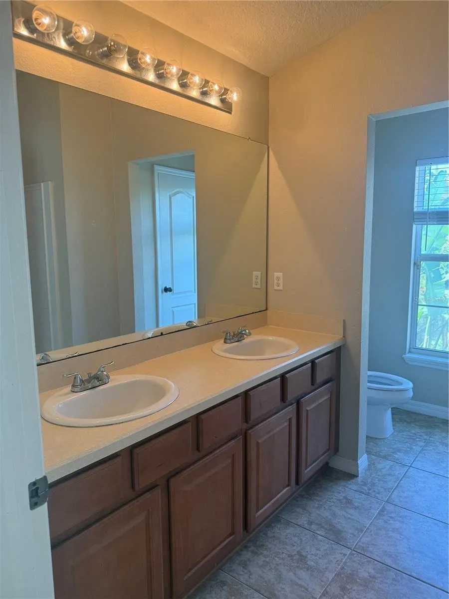 6730 EAGLE FEATHER DRIVE Riverview, FL 33578