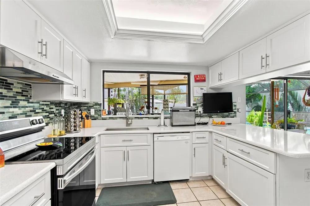 157 FOXCROFT DRIVE E Palm Harbor, FL 34683