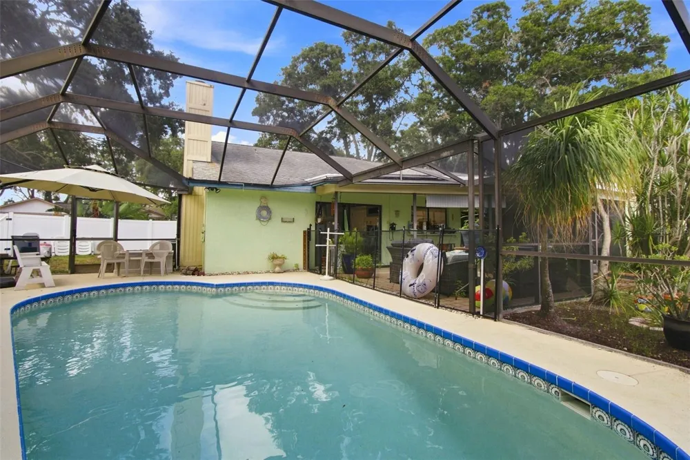 157 FOXCROFT DRIVE E Palm Harbor, FL 34683