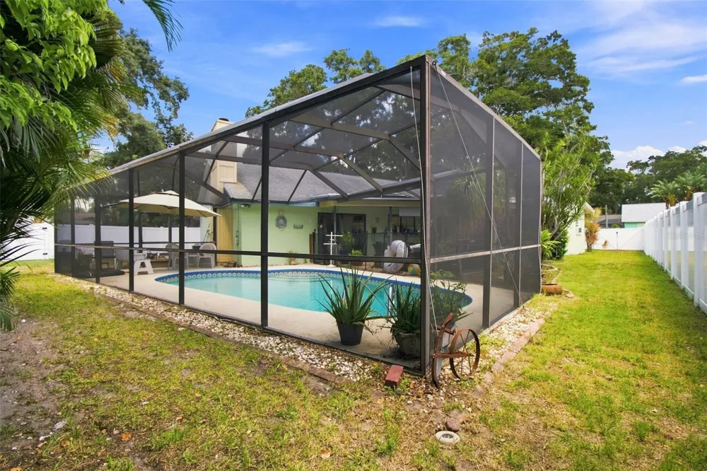 157 FOXCROFT DRIVE E Palm Harbor, FL 34683