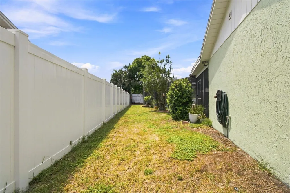 157 FOXCROFT DRIVE E Palm Harbor, FL 34683