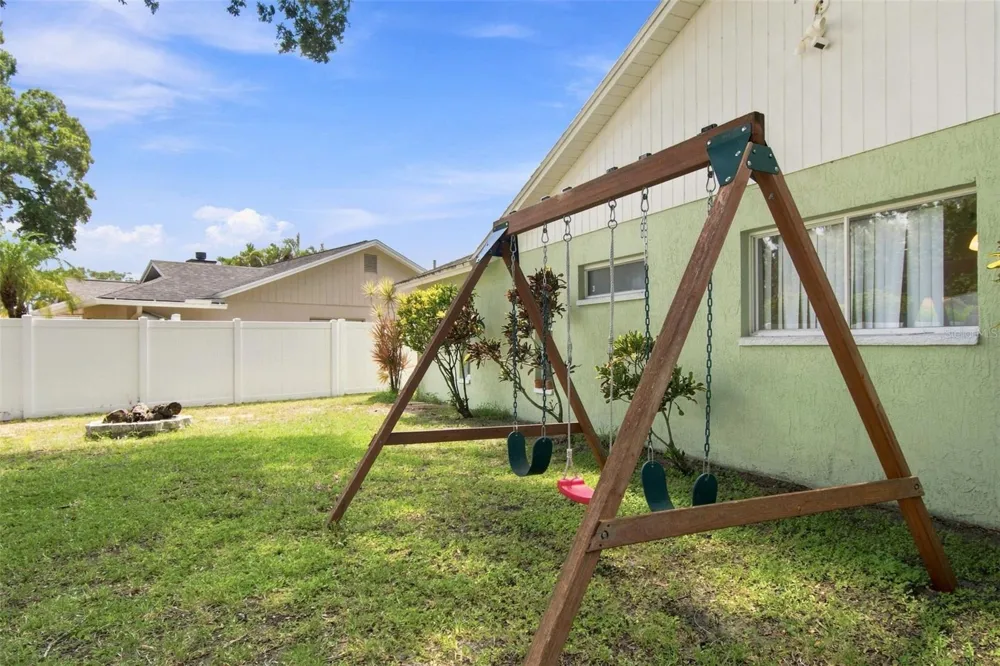 157 FOXCROFT DRIVE E Palm Harbor, FL 34683