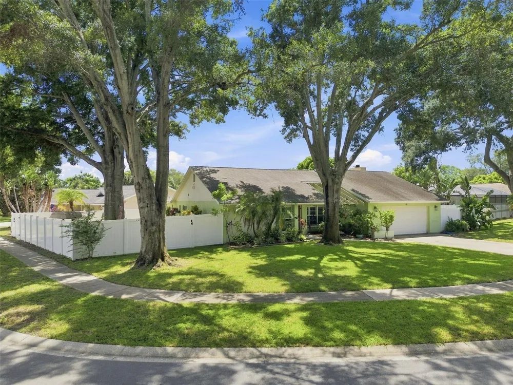 157 FOXCROFT DRIVE E Palm Harbor, FL 34683