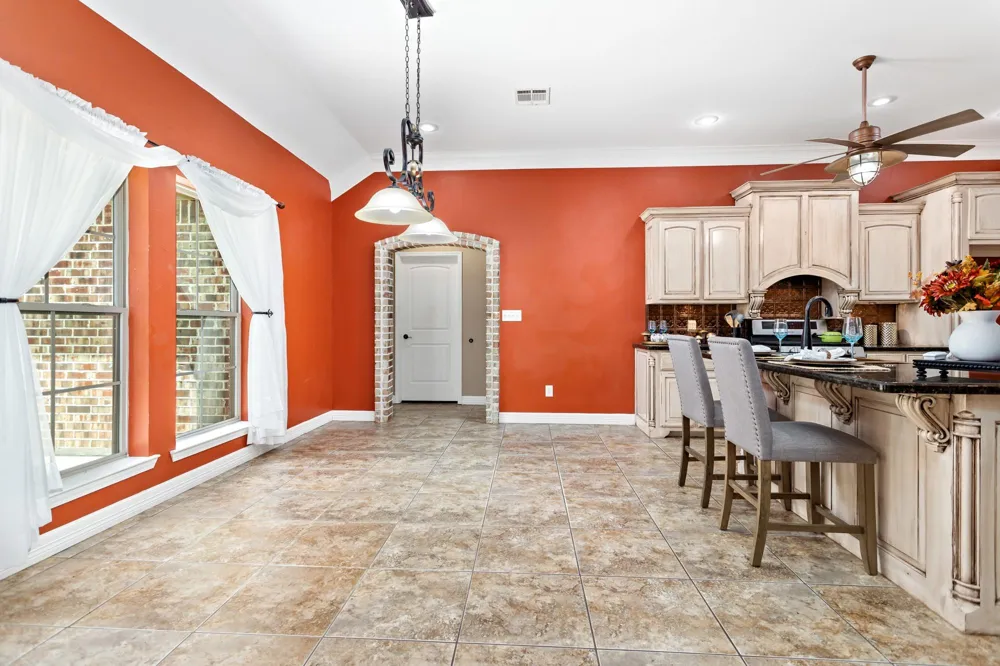 141 County Road 889 Buna, TX 77612