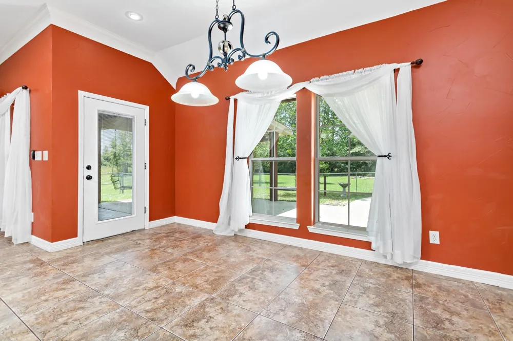 141 County Road 889 Buna, TX 77612