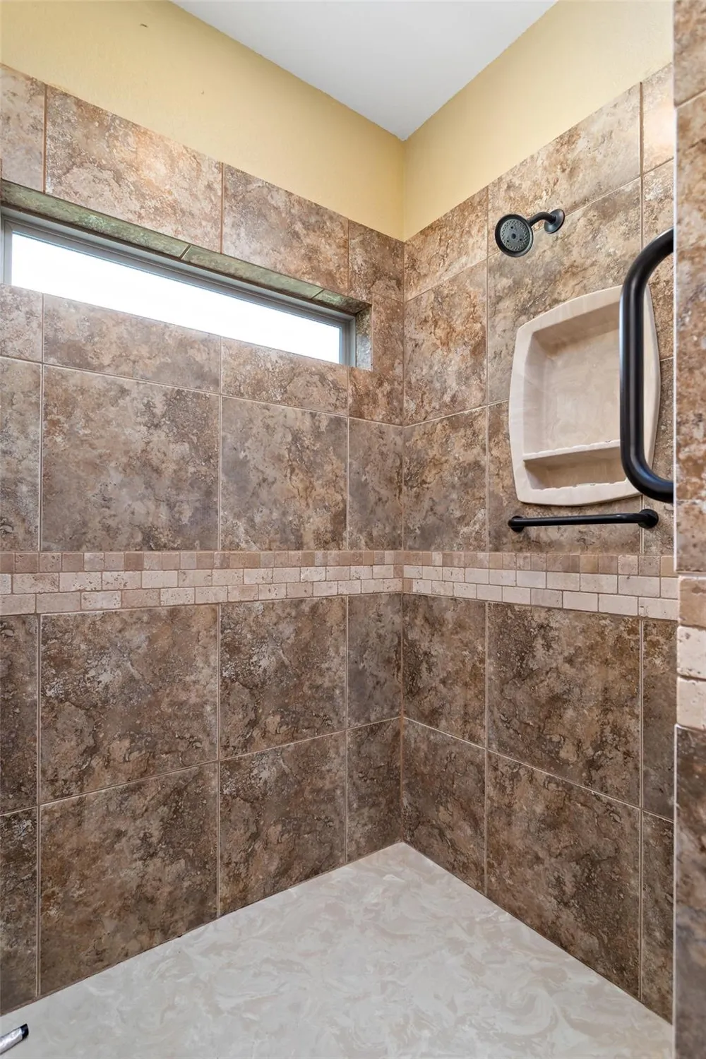 141 County Road 889 Buna, TX 77612