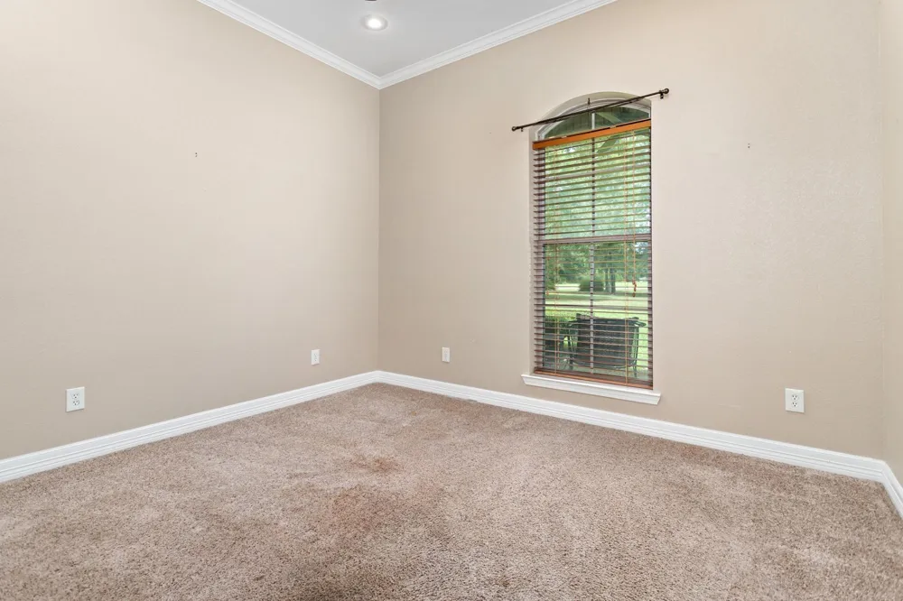 141 County Road 889 Buna, TX 77612