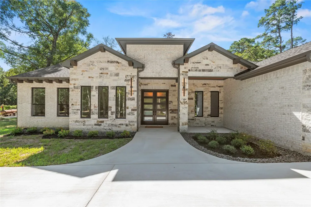 26819 South Creek Drive Magnolia, TX 77354