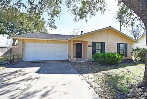 2207 Woodglen Drive
