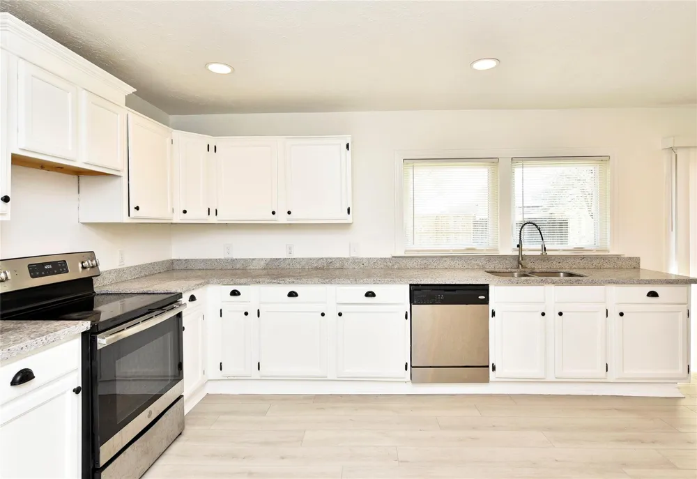 2207 Woodglen Drive Missouri City, TX 77489
