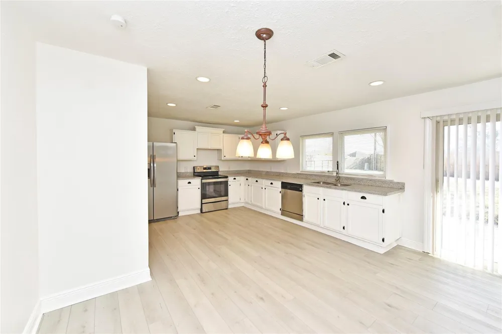 2207 Woodglen Drive Missouri City, TX 77489