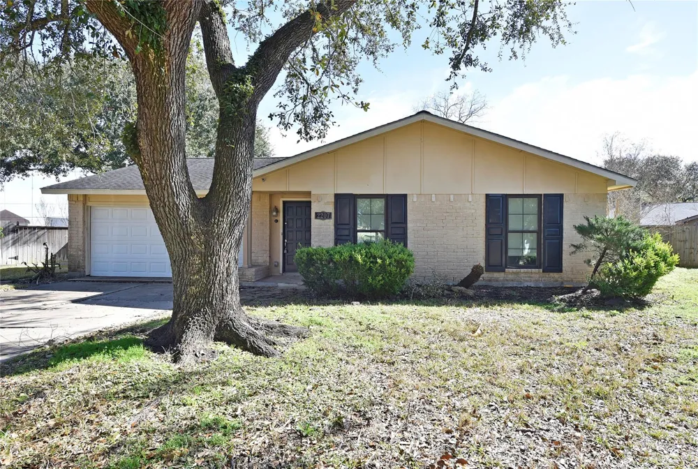 2207 Woodglen Drive Missouri City, TX 77489