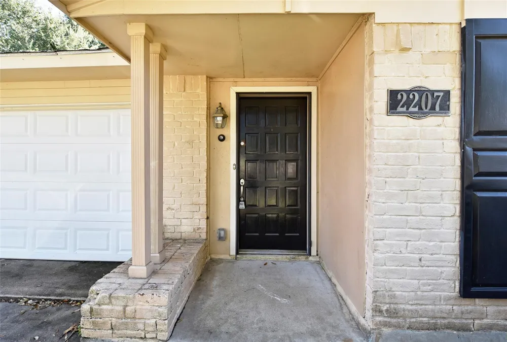2207 Woodglen Drive Missouri City, TX 77489