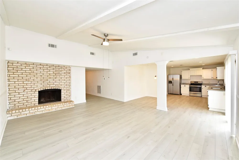 2207 Woodglen Drive Missouri City, TX 77489