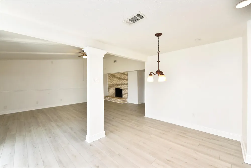 2207 Woodglen Drive Missouri City, TX 77489