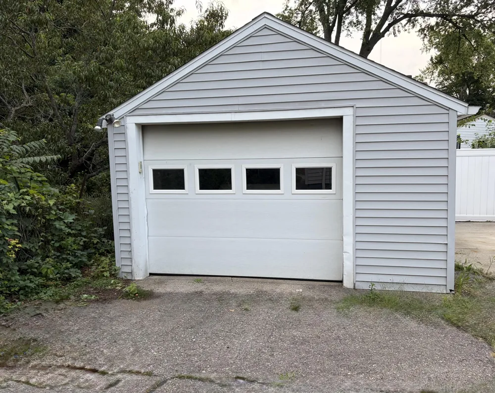 109 Higby Street Jackson, MI 49202
