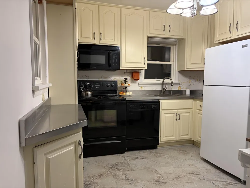 109 Higby Street Jackson, MI 49202