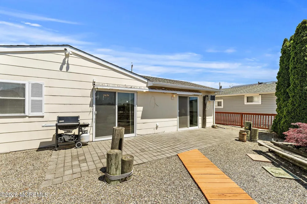 15 Lake Singleton Court Little Egg Harbor, NJ 08087
