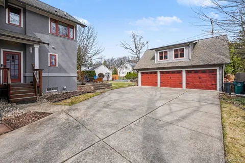 1235 Yorkshire Road