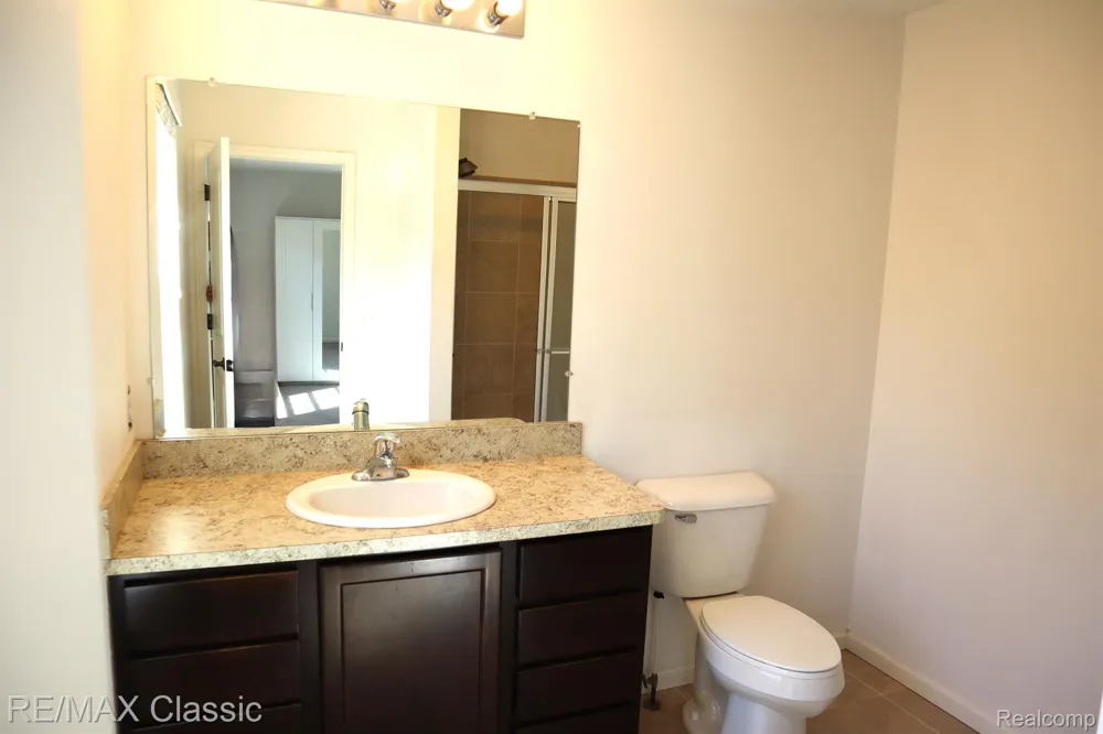 28561 Melanie Lane Novi City, MI 48377