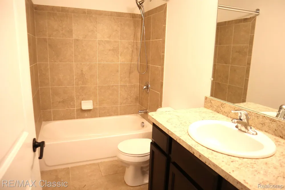 28561 Melanie Lane Novi City, MI 48377