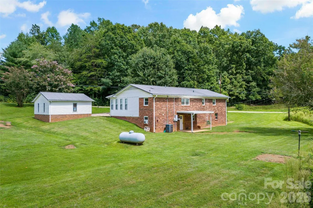 204 Quail Hollow Road Marion, NC 28752