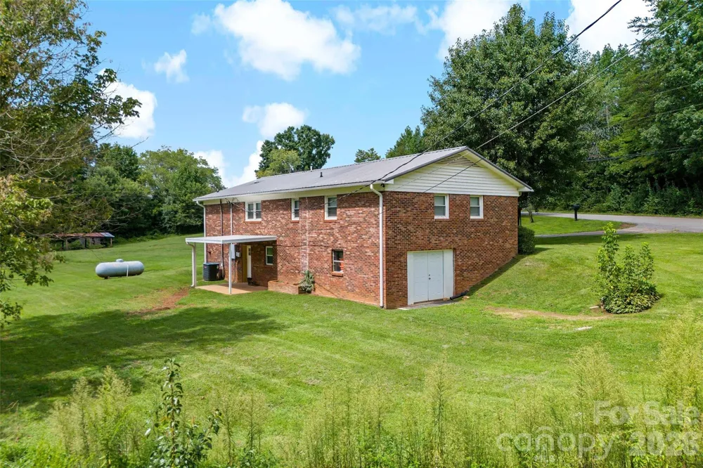 204 Quail Hollow Road Marion, NC 28752