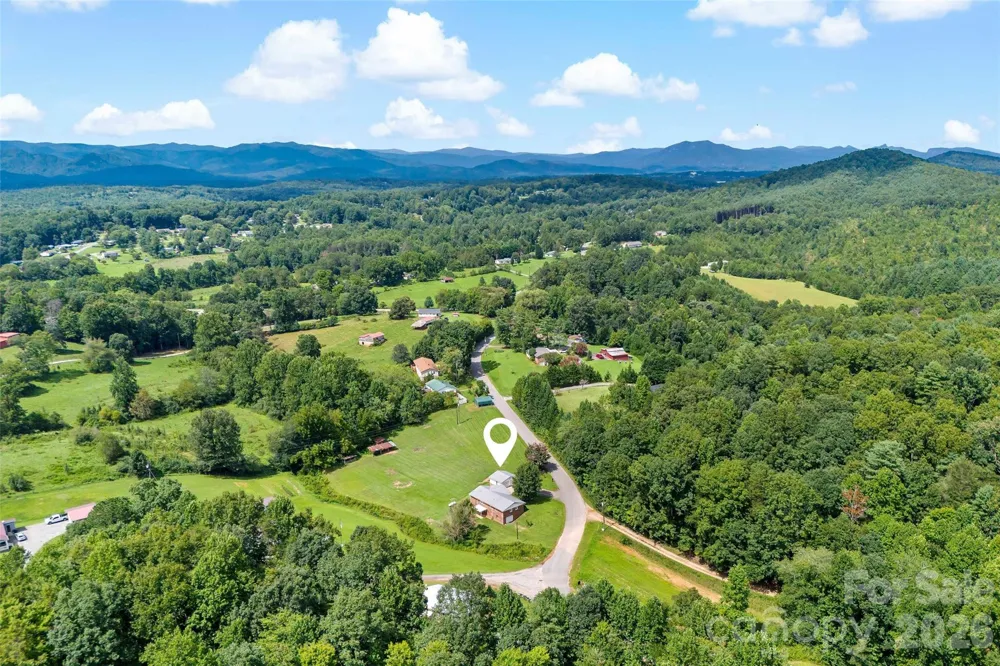 204 Quail Hollow Road Marion, NC 28752