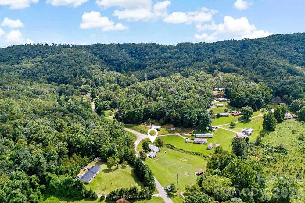 204 Quail Hollow Road Marion, NC 28752