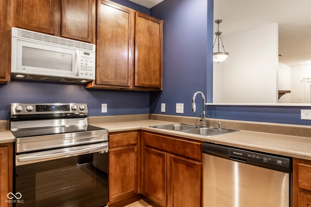 1109 Reserve Way Indianapolis, IN 46220