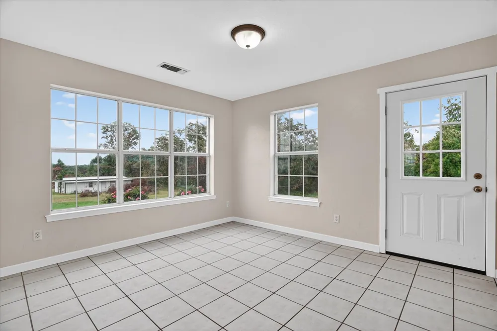 4697 Holbrook Road Springtown, TX 76082