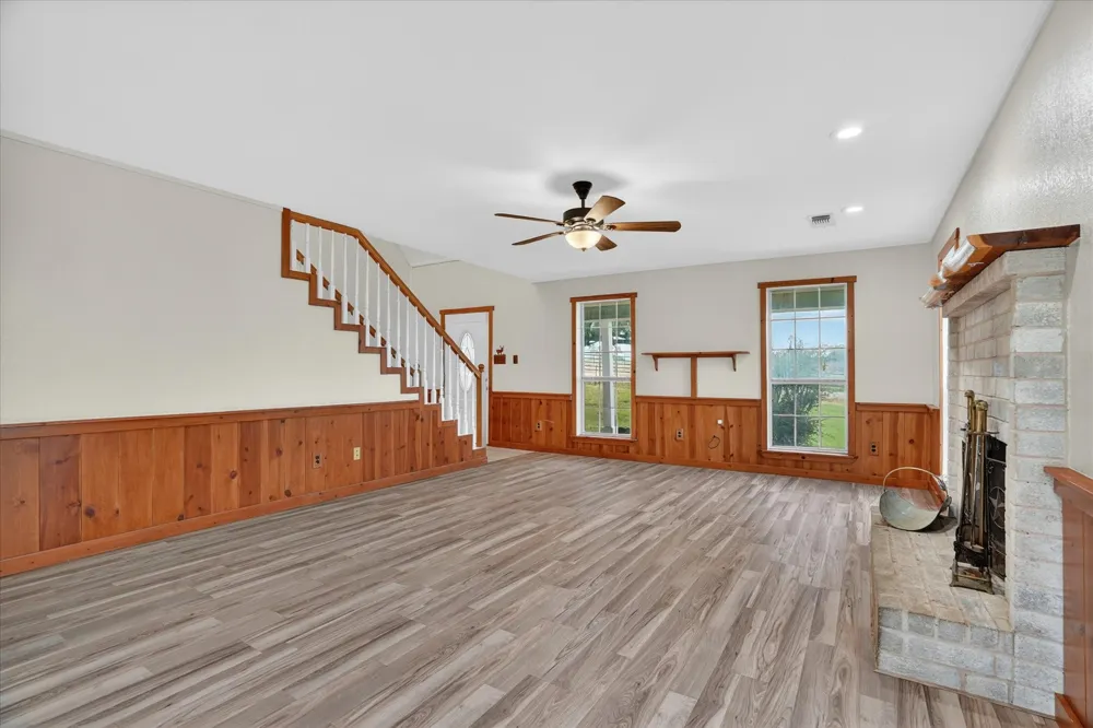 4697 Holbrook Road Springtown, TX 76082