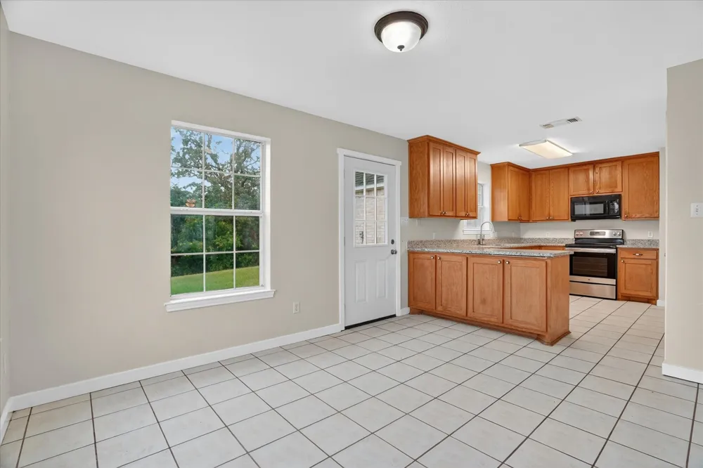 4697 Holbrook Road Springtown, TX 76082