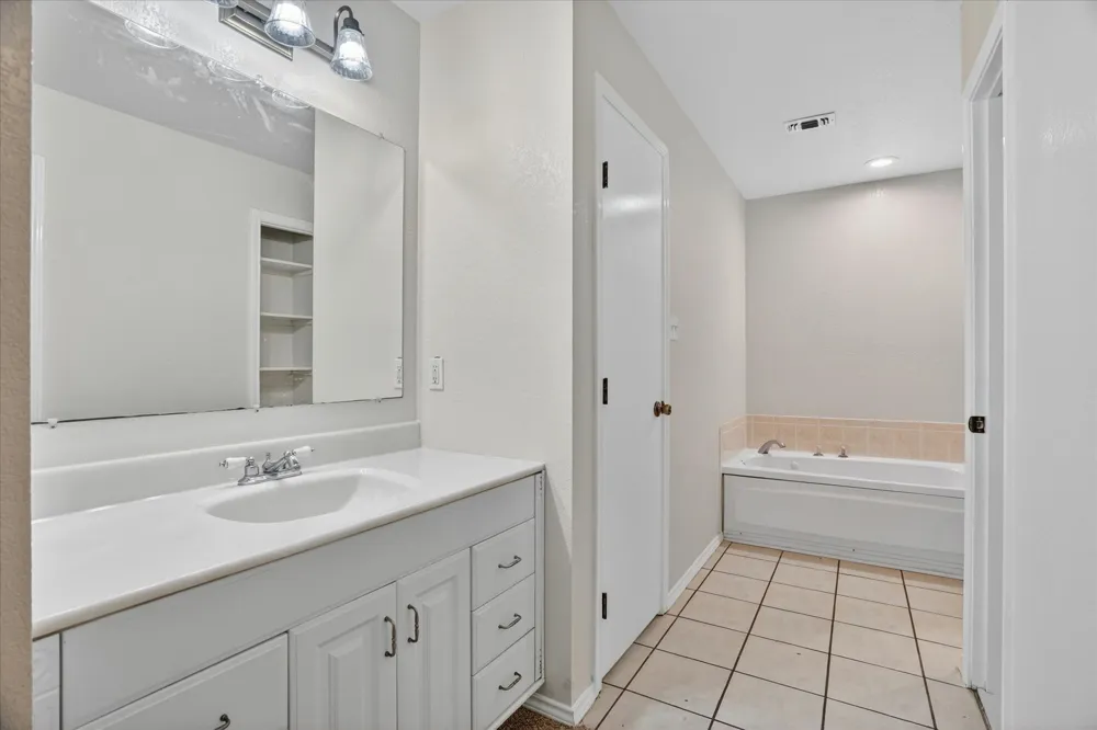 4697 Holbrook Road Springtown, TX 76082
