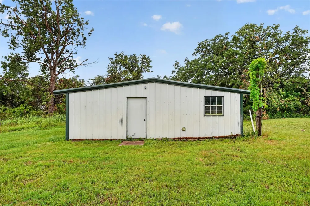 4697 Holbrook Road Springtown, TX 76082