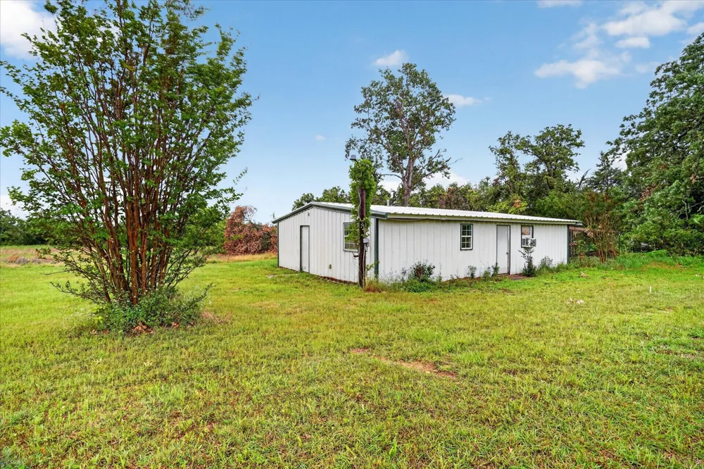 4697 Holbrook Road Springtown, TX 76082