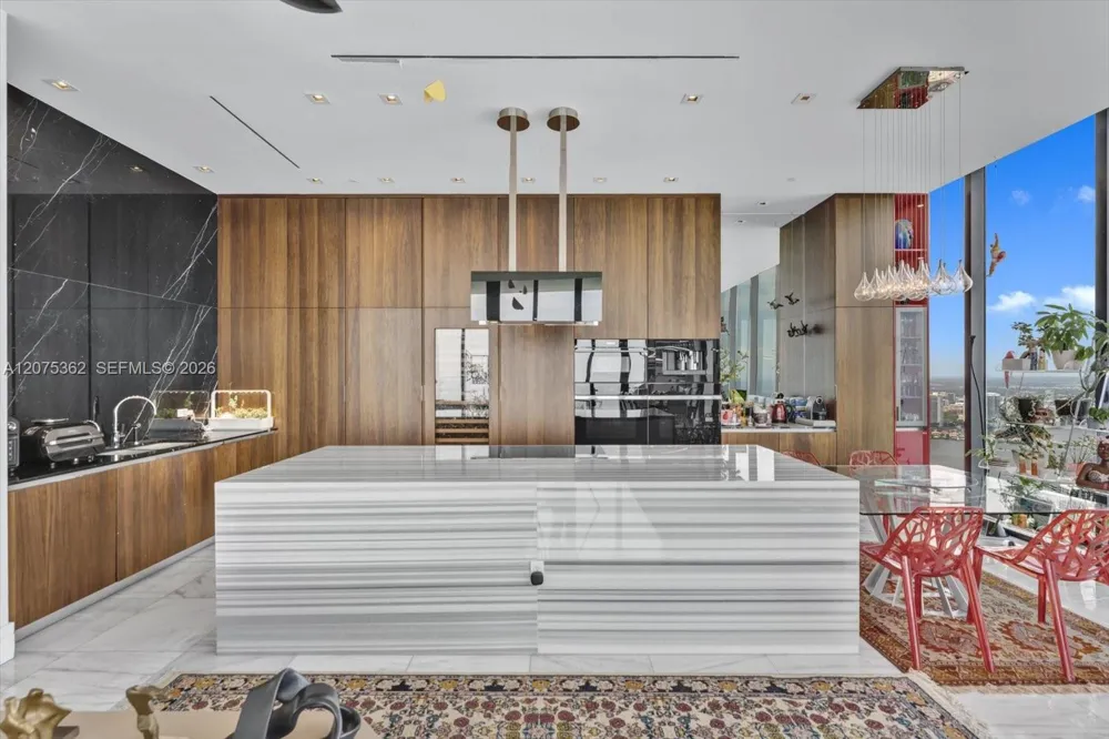 17141 Collins Ave #4201 Sunny Isles Beach, FL 33160