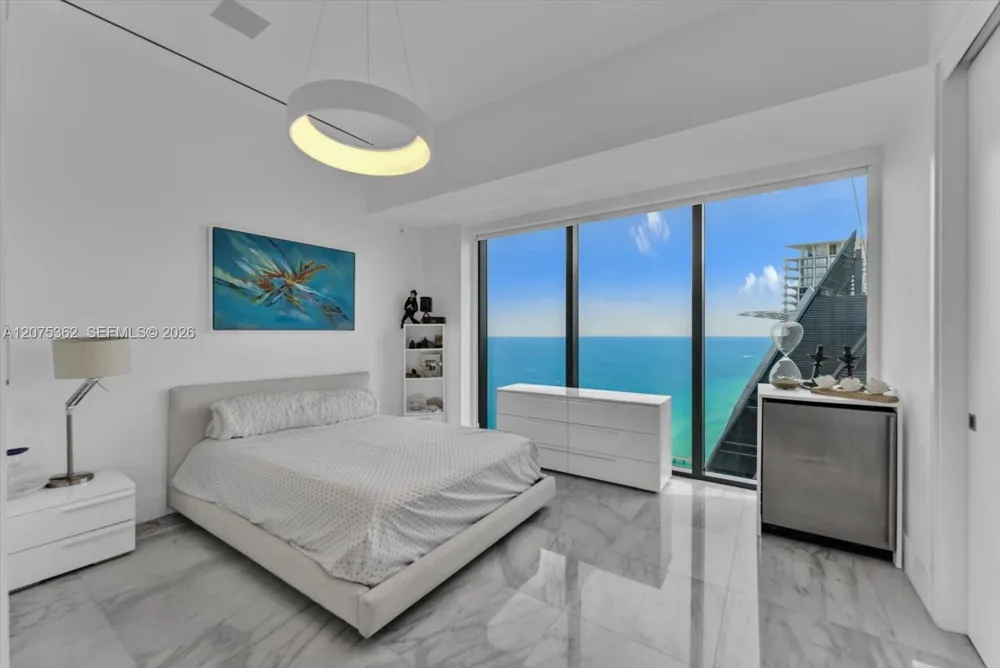 17141 Collins Ave #4201 Sunny Isles Beach, FL 33160