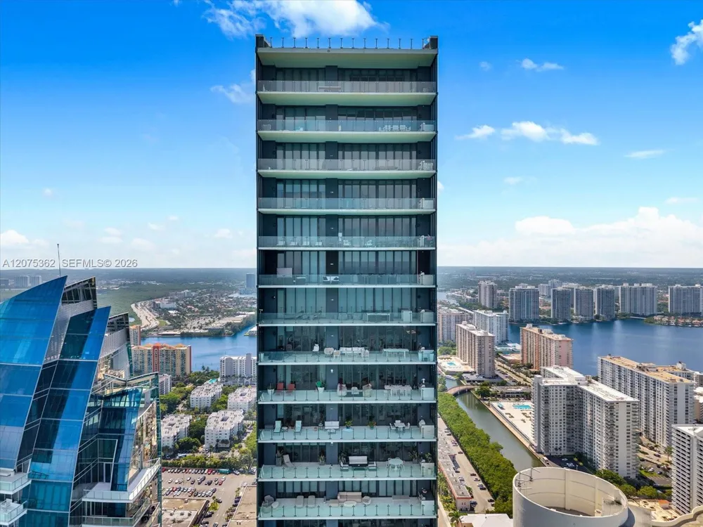 17141 Collins Ave #4201 Sunny Isles Beach, FL 33160