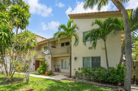 3711 Riverside Dr