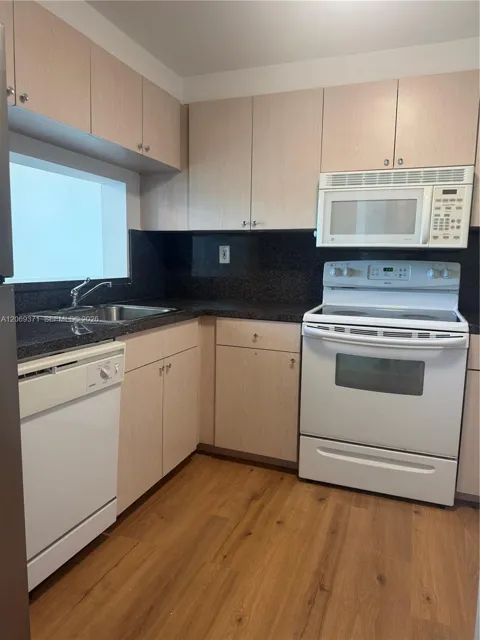 11750 SW 18th St #113-1
