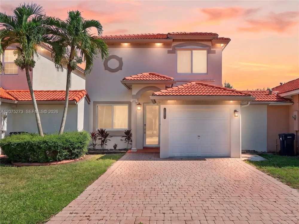 15392 SW 25th Ter Miami, FL 33185