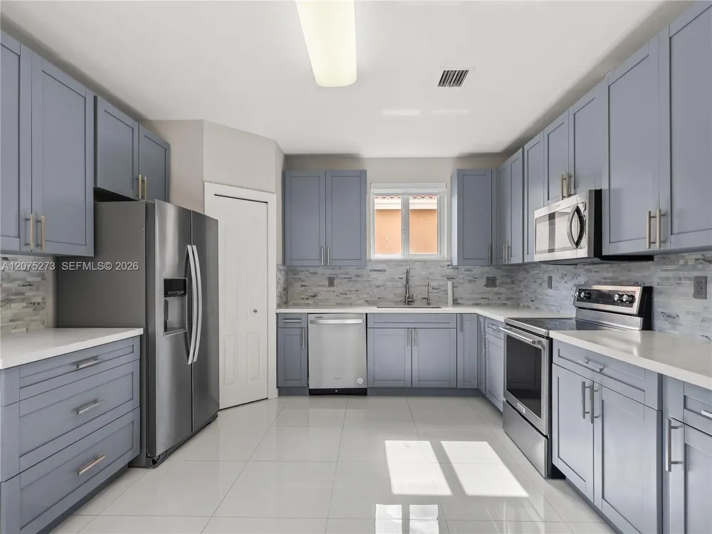 15392 SW 25th Ter Miami, FL 33185