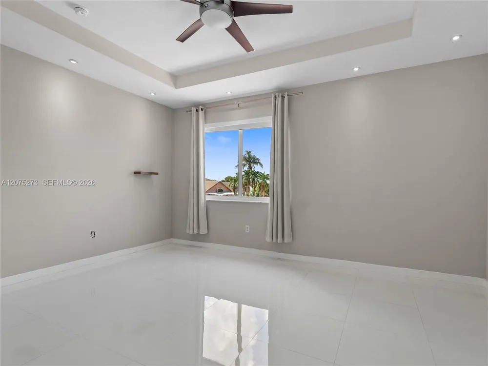 15392 SW 25th Ter Miami, FL 33185