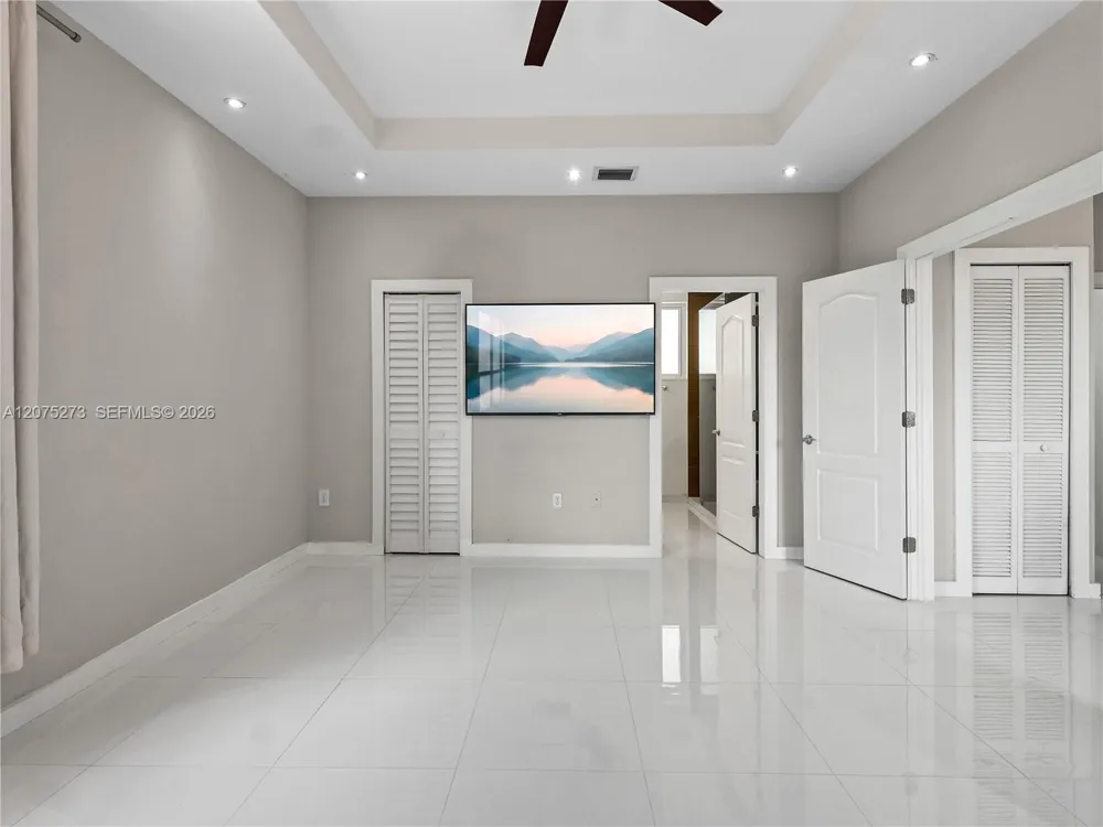 15392 SW 25th Ter Miami, FL 33185