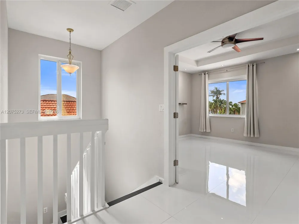 15392 SW 25th Ter Miami, FL 33185