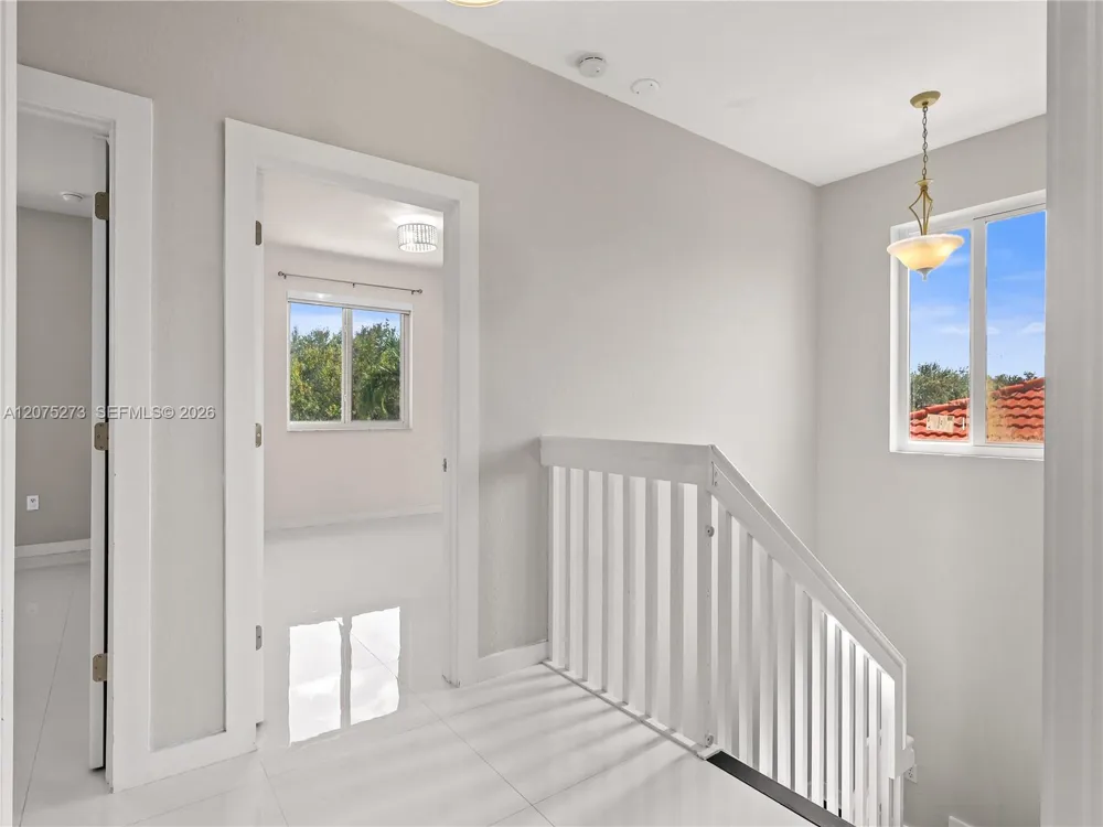 15392 SW 25th Ter Miami, FL 33185