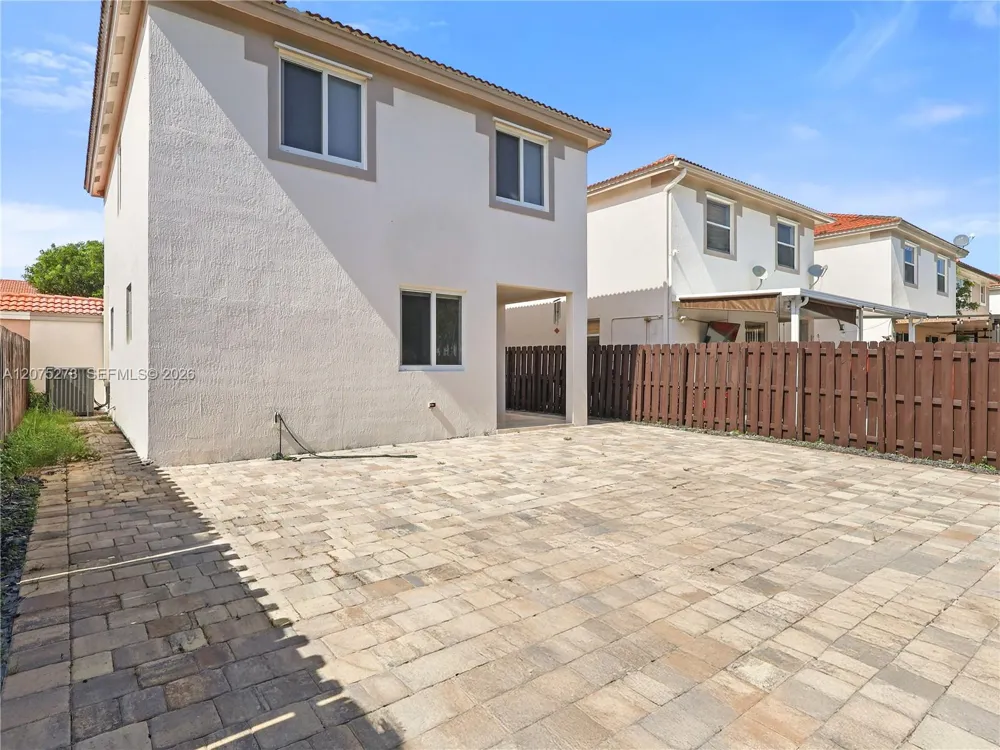 15392 SW 25th Ter Miami, FL 33185