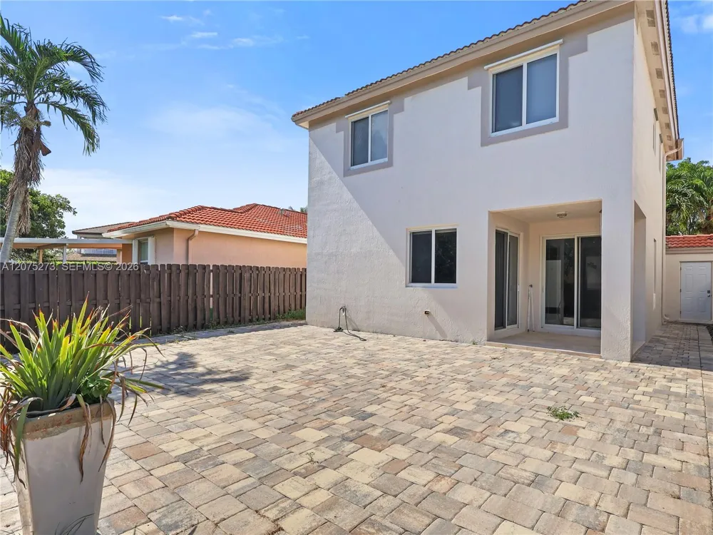 15392 SW 25th Ter Miami, FL 33185