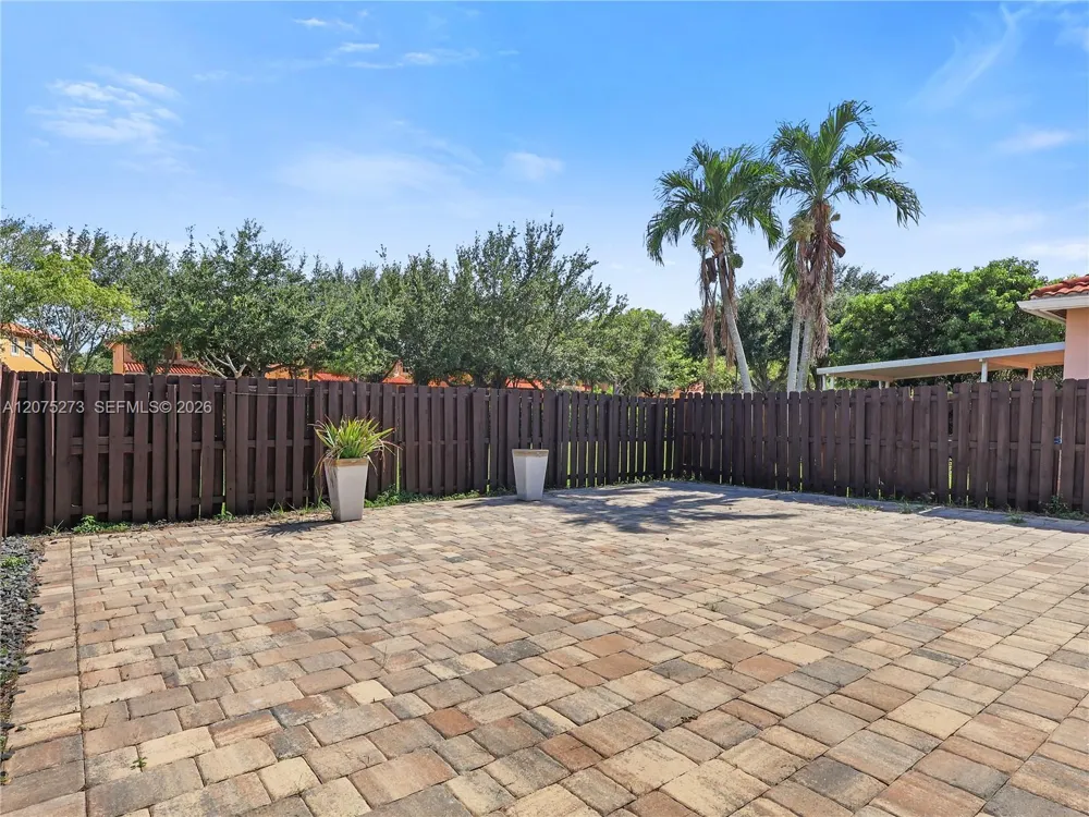 15392 SW 25th Ter Miami, FL 33185
